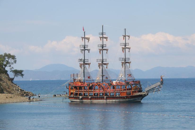 6 Adalar Korsan Tekne Turu