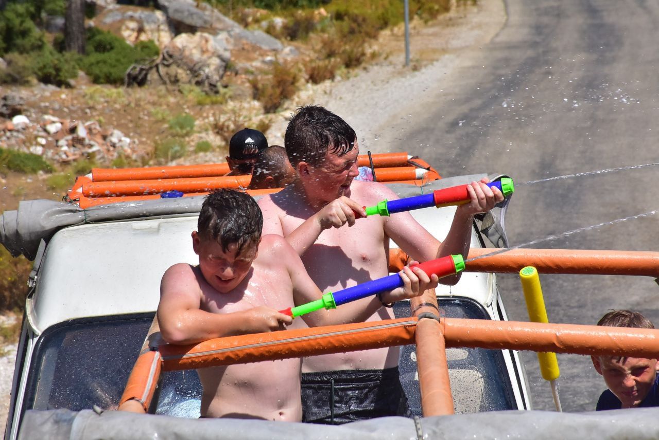 Su Savaşları Jeep Safari